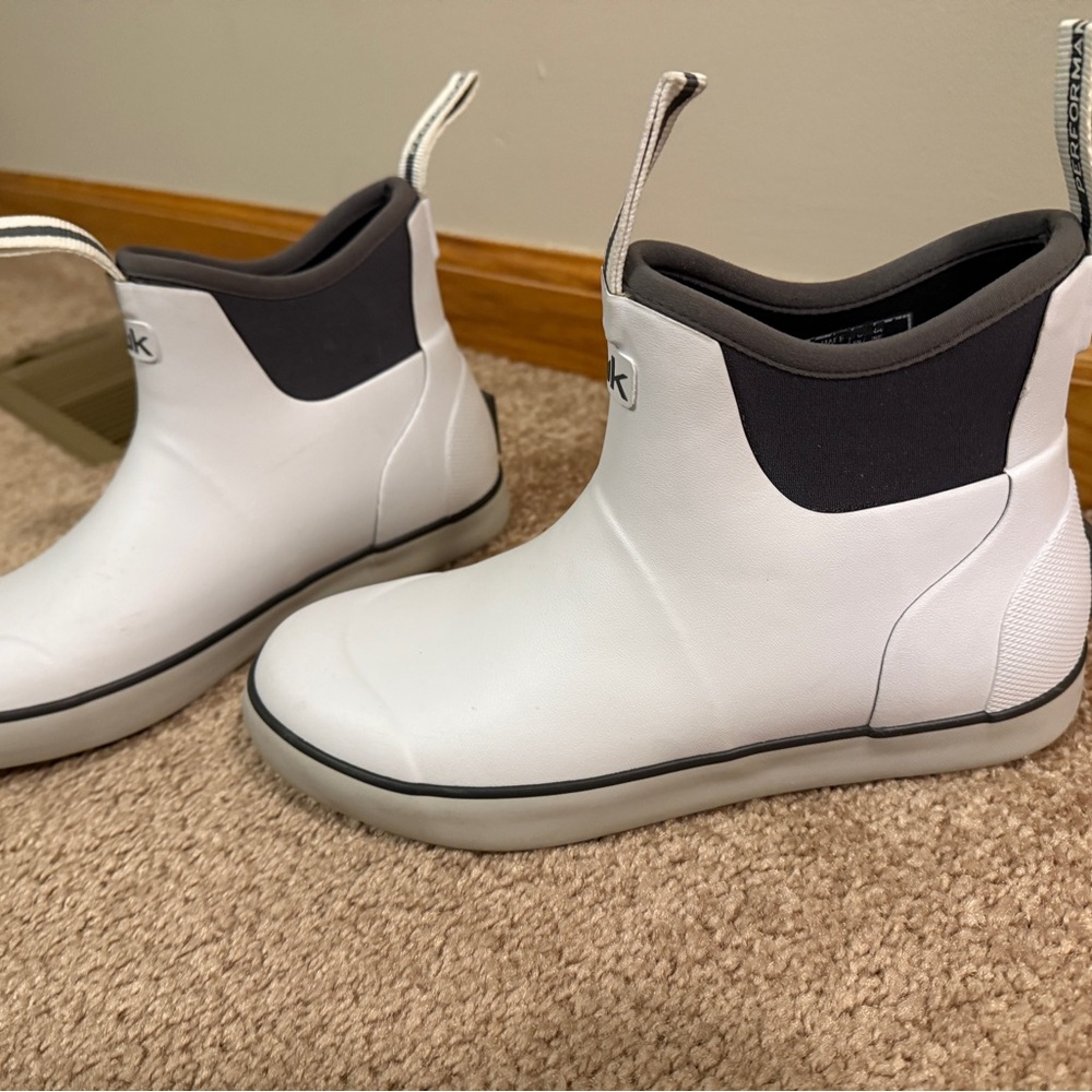 Huk White and Black Winter Rain Boots - Picture 4 of 5